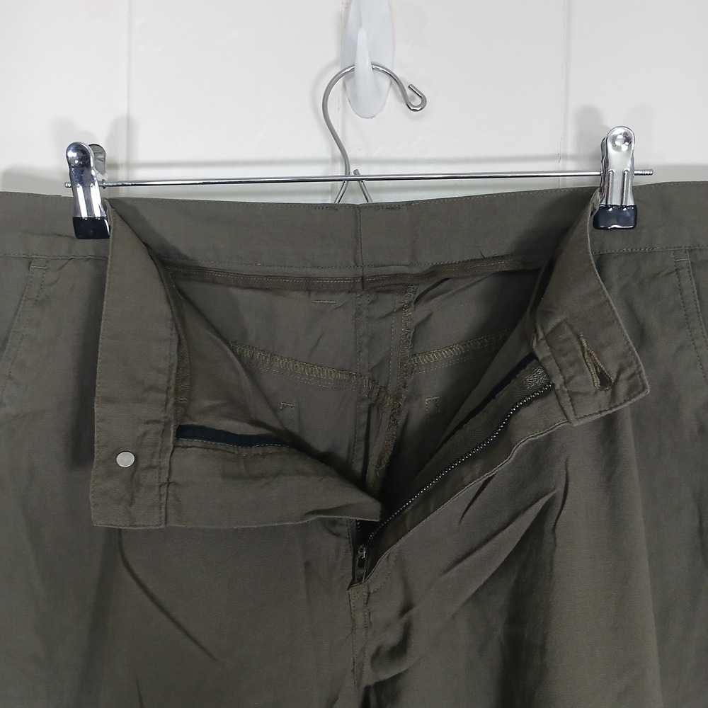 Icebreaker Olive Green Men’s Flat Front Shorts - Picture 9 of 10
